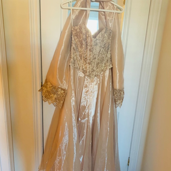 Dress - Picture 1 of 4